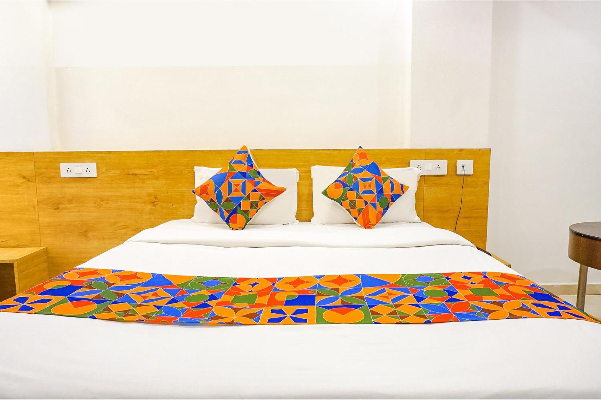 Fabhotel Saffron Inn I - Nr Darshan Museum Pune Eksteriør bilde