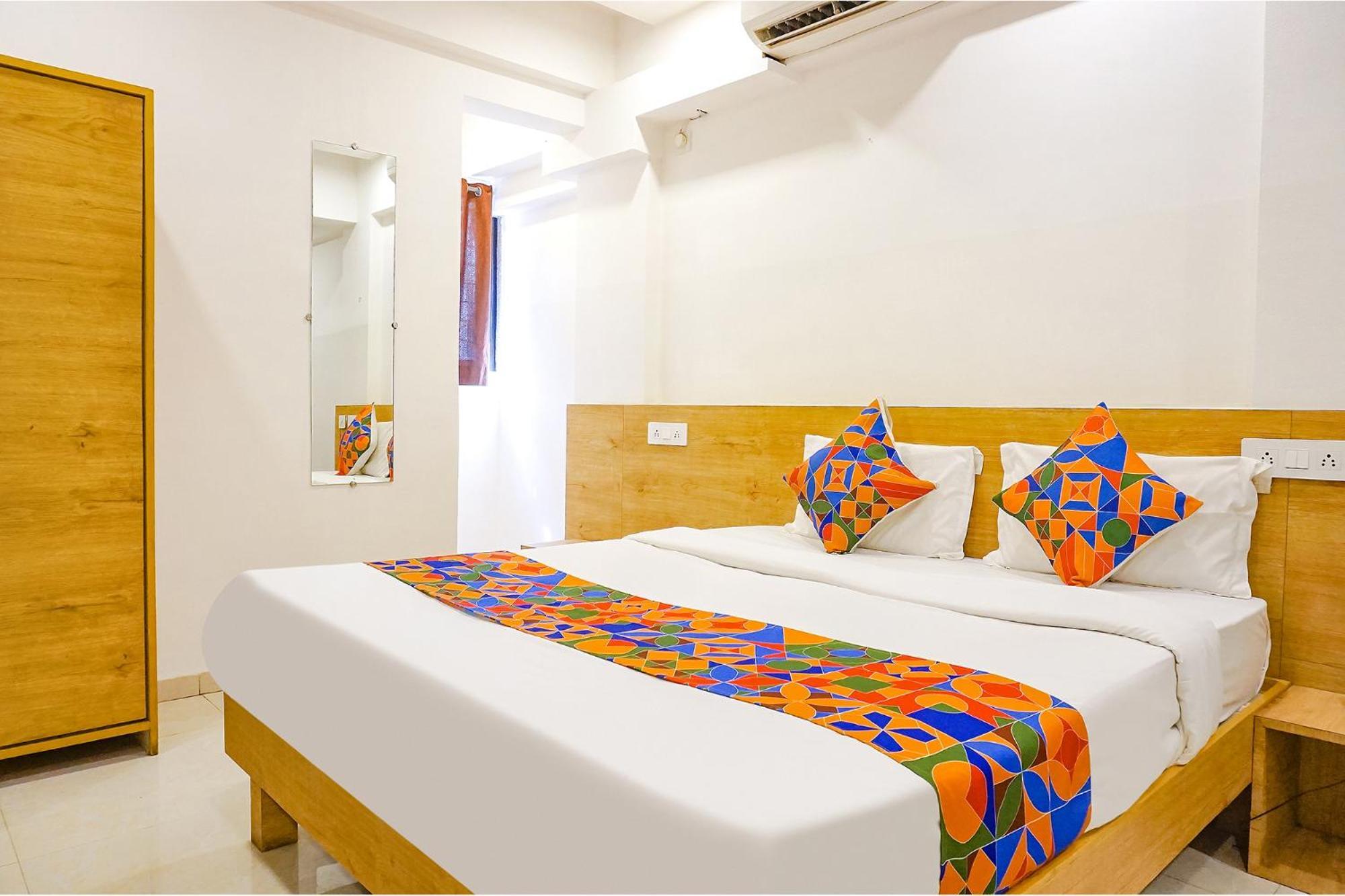 Fabhotel Saffron Inn I - Nr Darshan Museum Pune Eksteriør bilde
